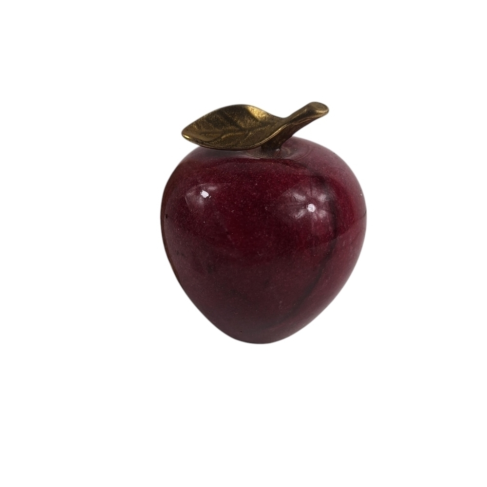 Vintage 1960’s Marble Alabaster Red Apple Paperweight With Brass Leaf Stem - Picture 6 of 10